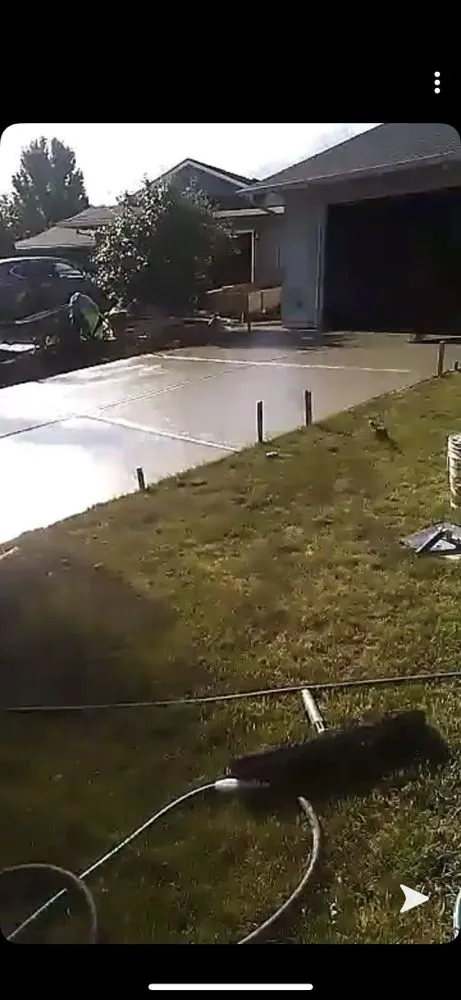 Affordable garden landscaping for year-round maintenance in Tigard, OR by Pamas Complete Concrete And Landscape