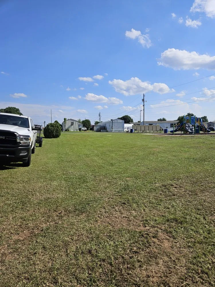 Top-rated garden landscaping in Dothan, AL by Panda Express Lawn Care