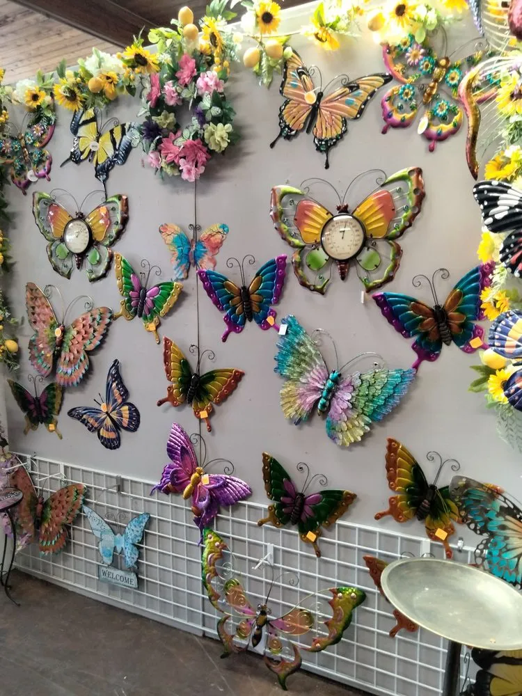 Custom residential landscaping for homes in Elyria, OH by Pandy's Garden Center