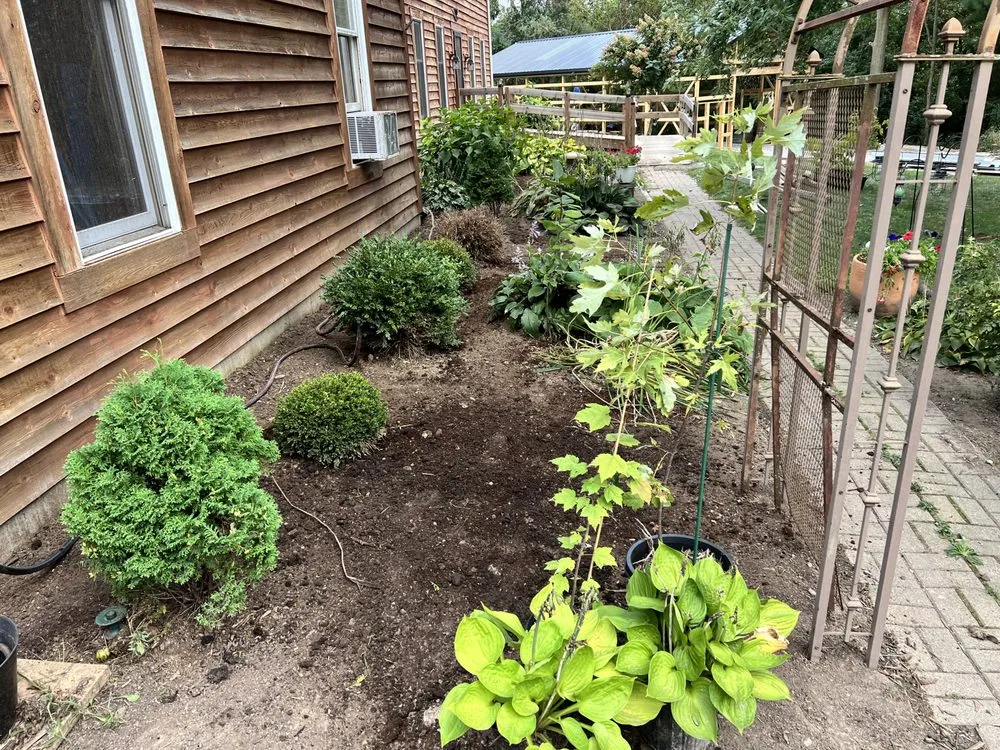 Custom landscaping services with custom design in Oconomowoc, WI by Pane Perfection