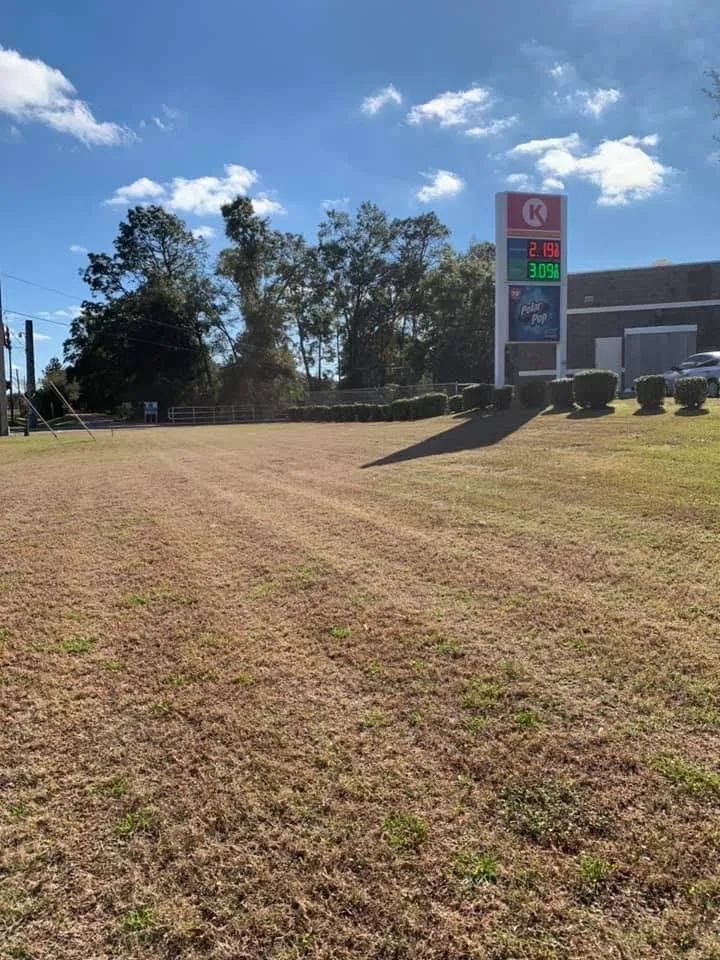 Reliable yard maintenance in Tallahassee, FL - Panhandle Landscapes