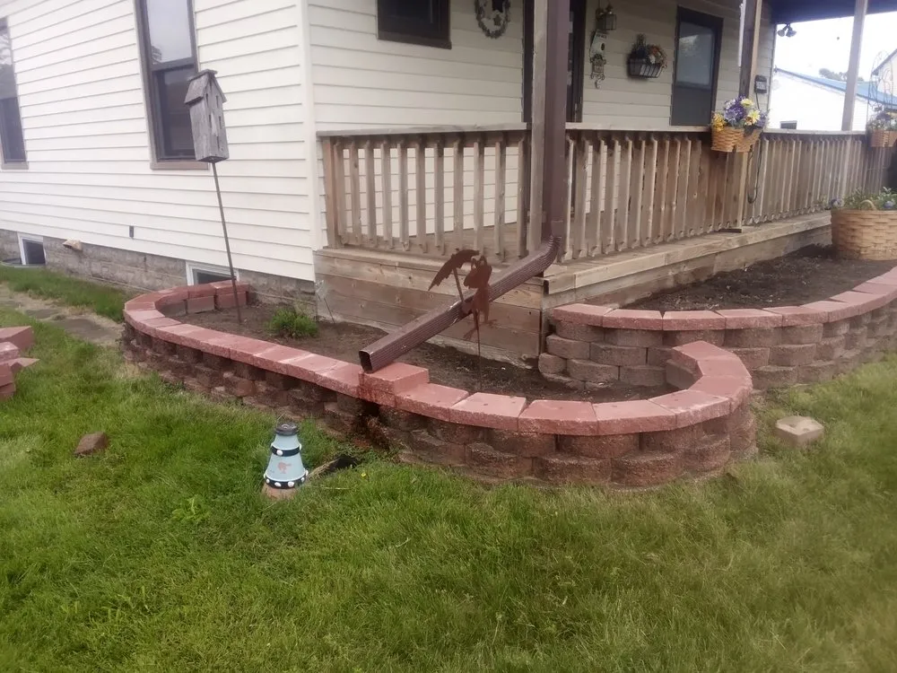 Professional landscape design with custom design in Ottumwa, IA by Panko Landscaping