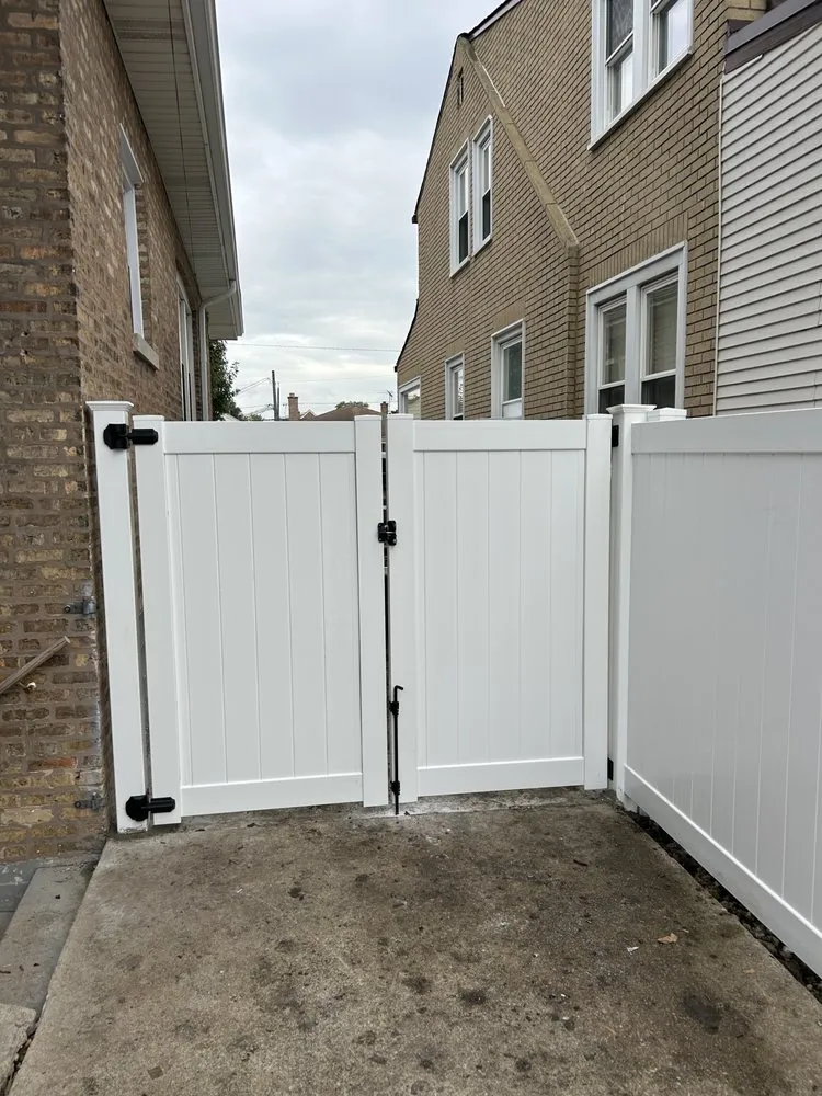 Reliable outdoor landscaping for homes across Elgin, IL - Panorama Fence