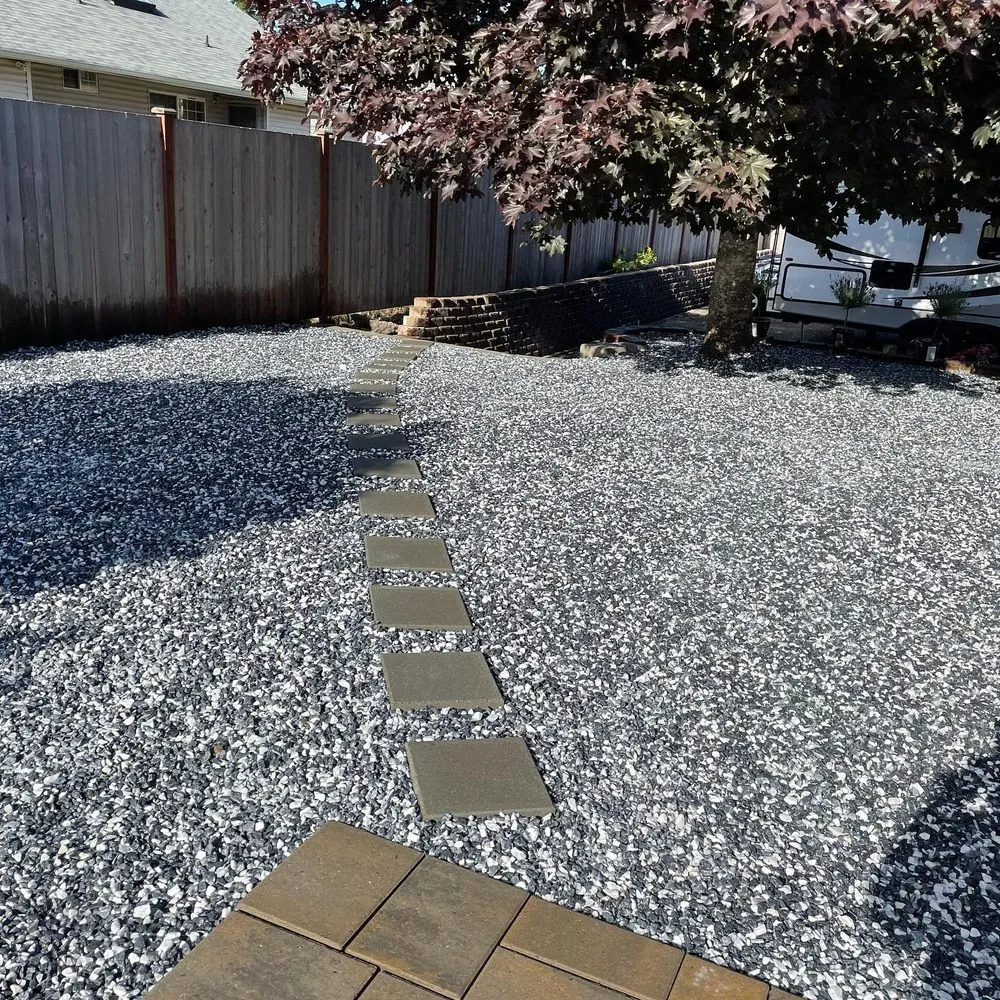 Expert lawn care service in Eagle Point, OR - Pantherlife