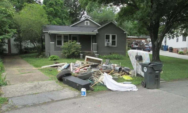 Professional outdoor landscaping experts serving Chattanooga, TN - Papa Haul Away Services