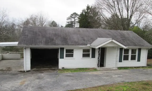 Reliable garden landscaping in Chattanooga, TN by Papa Haul Away Services