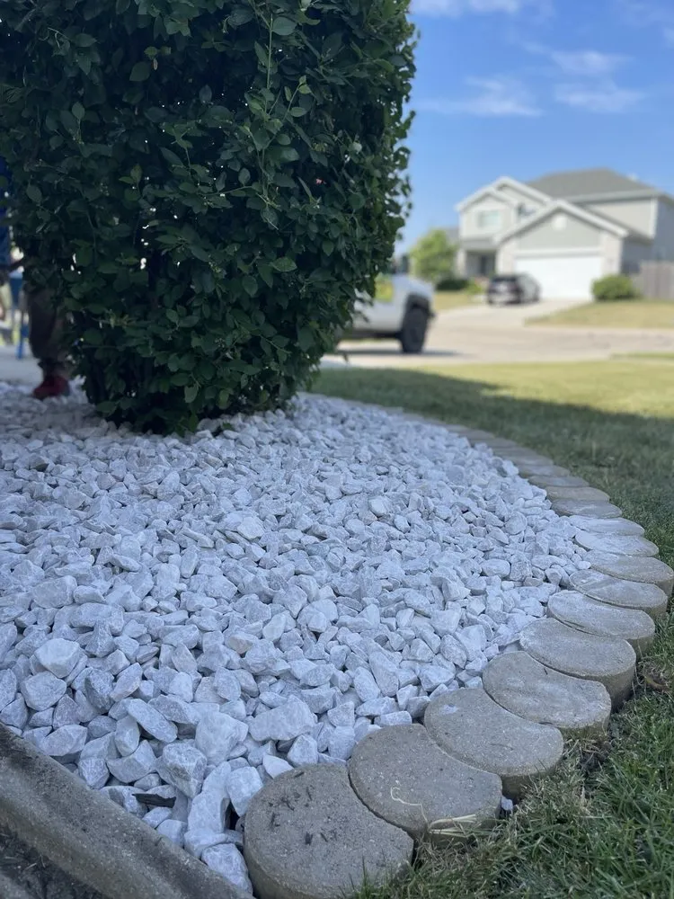 Custom lawn mowing service in Joliet, IL - Papas Landscaping