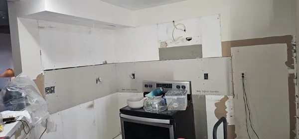 Parada Services Logo