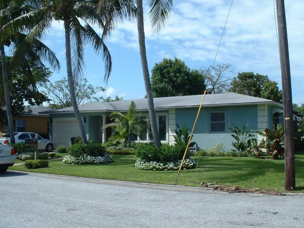 Professional lawn care service for residential properties across Honolulu, HI - Paradise By Design Landscaping