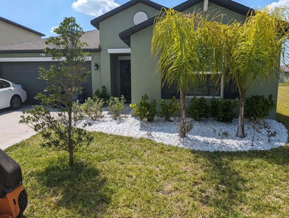 Affordable garden landscaping for residential properties in Bartow, FL by Paradise City Lawn & Landscape