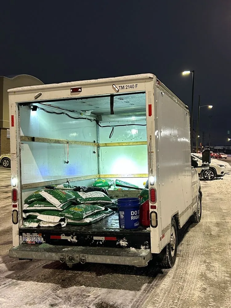 Custom yard maintenance experts serving Warren, MI - Paradise Garden Landscaping