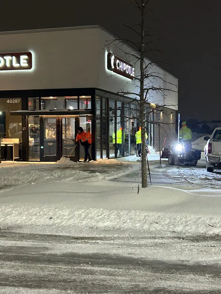 Custom landscaping services in Warren, MI - Paradise Garden Landscaping