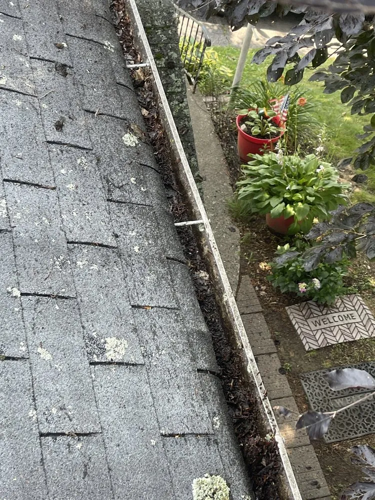 Reliable lawn mowing service for residential properties in Poughkeepsie, NY by Paradise Garden