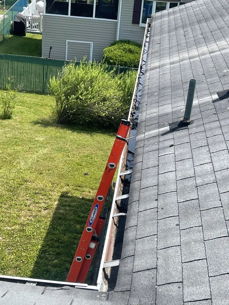 Professional lawn mowing service in Poughkeepsie, NY by Paradise Garden