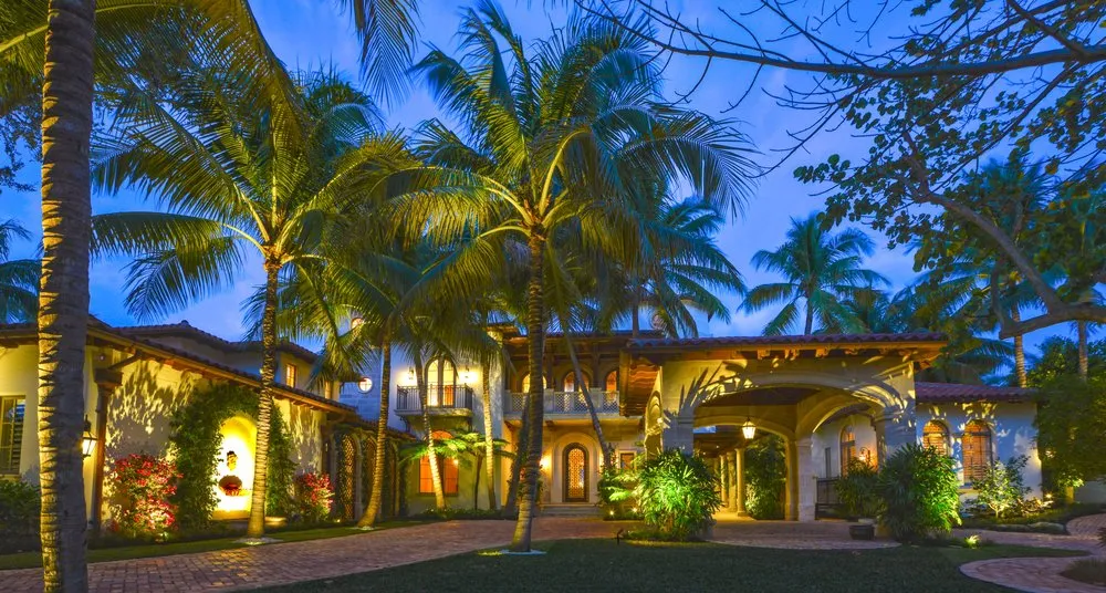 Local yard cleanup service in Fort Lauderdale, FL by Paradise Landscape Lighting