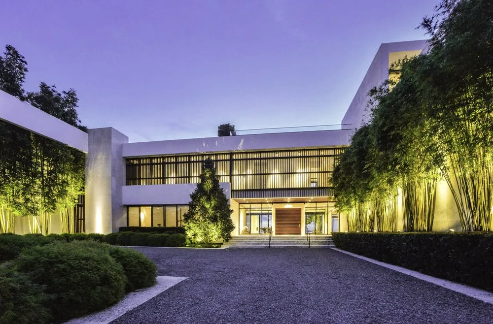 Professional garden landscaping in Fort Lauderdale, FL by Paradise Landscape Lighting