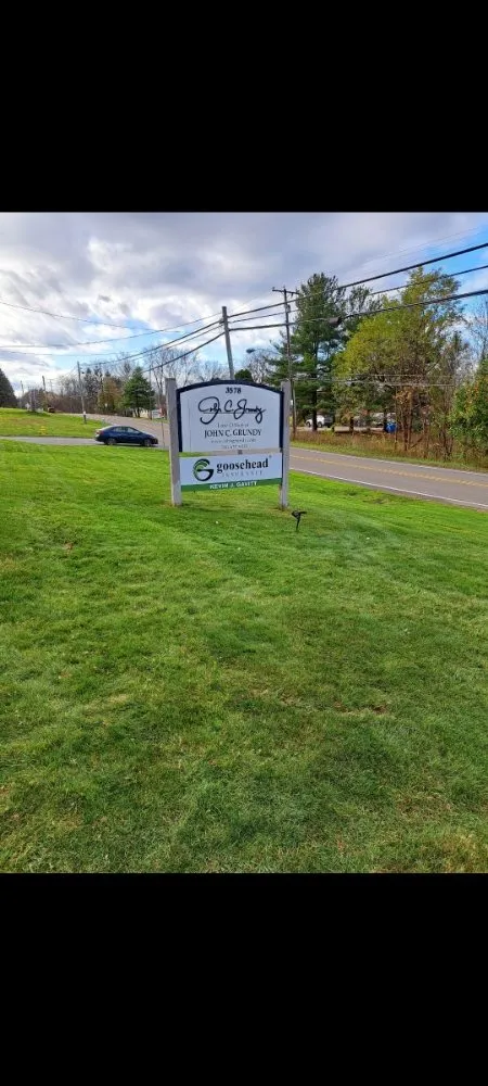 Custom yard maintenance in Lorain, OH by Paradise Landscapes