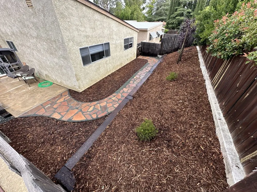 Reliable lawn mowing service experts serving Paso Robles, CA - Paradise Landscapes