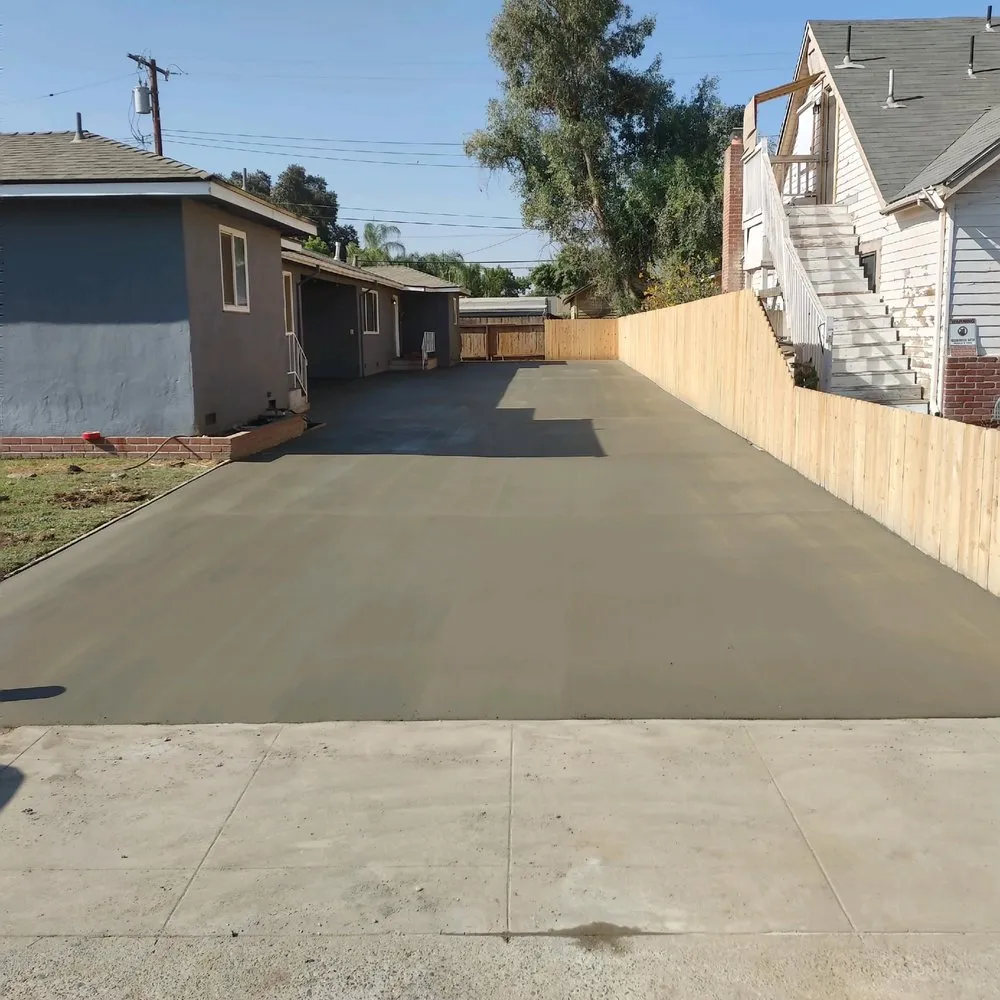 Top-rated lawn mowing service for residential properties across San Diego, CA - Paradise Landscaping & Construction