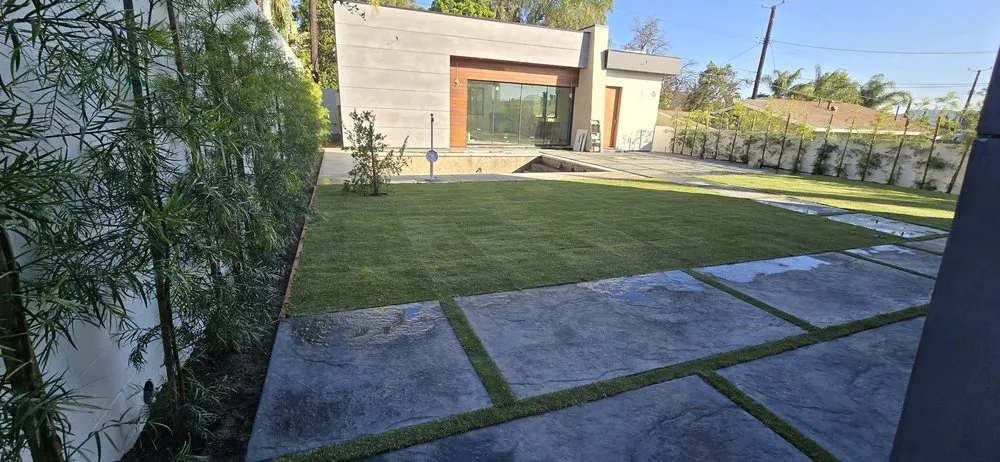 Expert lawn care service near you across Glendale, CA - Paradise Landscaping and Gardening