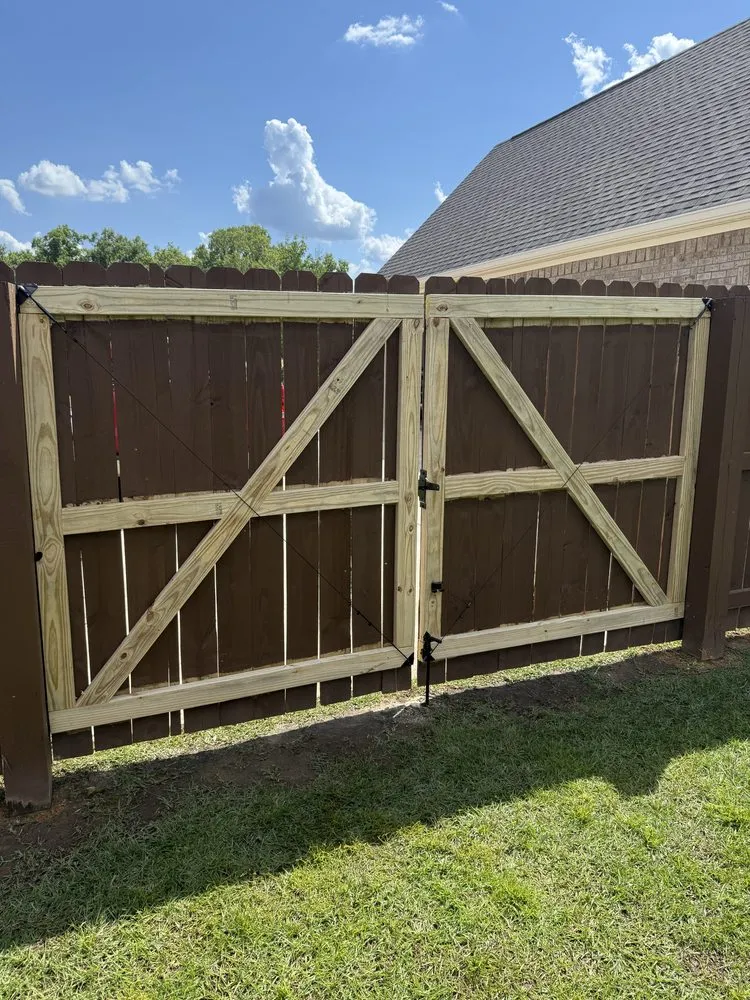 Custom yard cleanup service with custom design in Dothan, AL by Paradise Landscaping