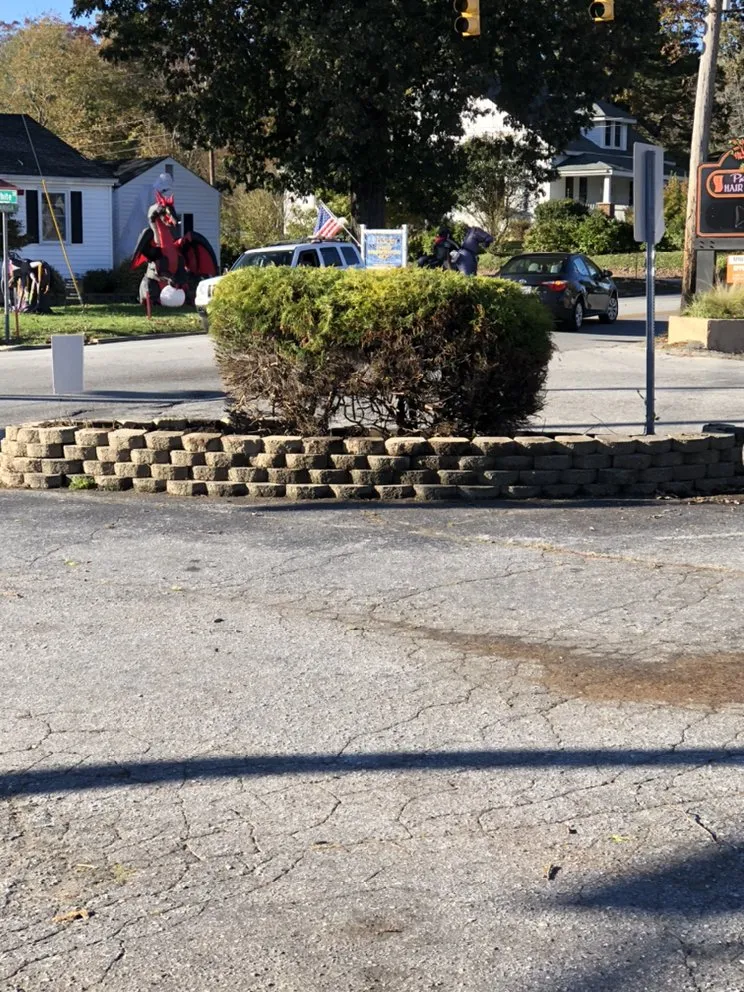 Affordable yard maintenance with custom design across Hendersonville, NC - Paradise Landscaping