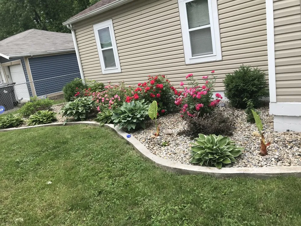 Trusted landscape design for beautiful yards in Indianápolis, IN by Paradise Landscaping