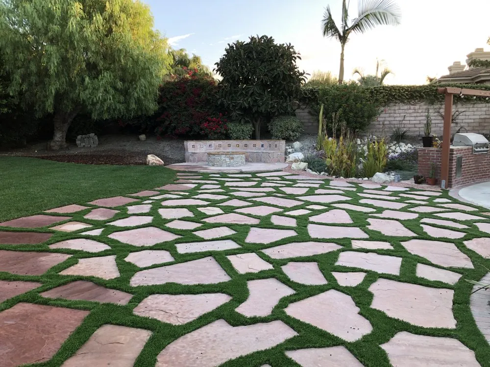Expert lawn mowing service experts serving Palos Verdes Estates, CA - Paradise Landscaping