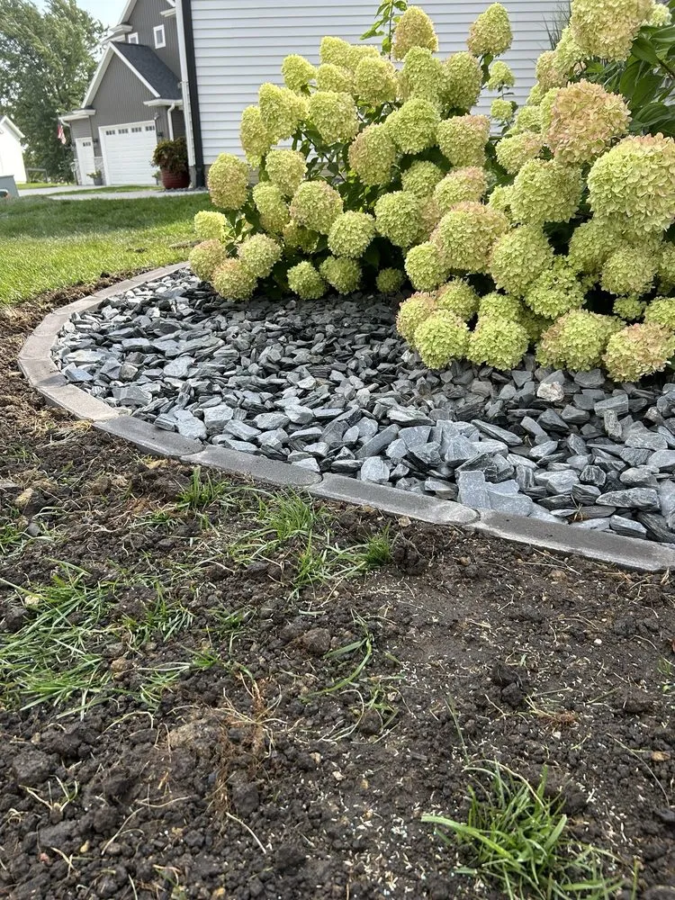 Local yard cleanup service in Robins, IA by Paradise Landscaping