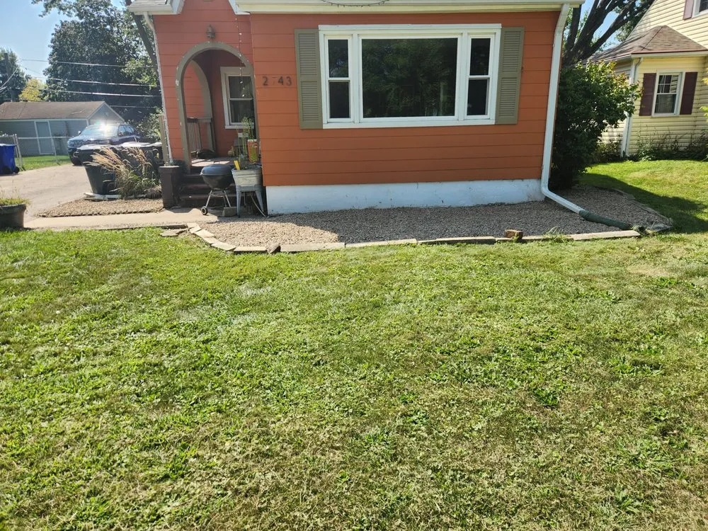 Top-rated residential landscaping experts serving Robins, IA - Paradise Landscaping