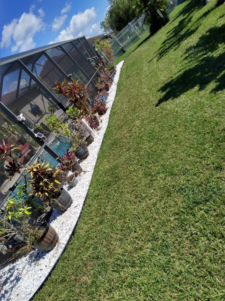 Custom residential landscaping experts serving Parrish, FL - Paradise Lawn & Landscape