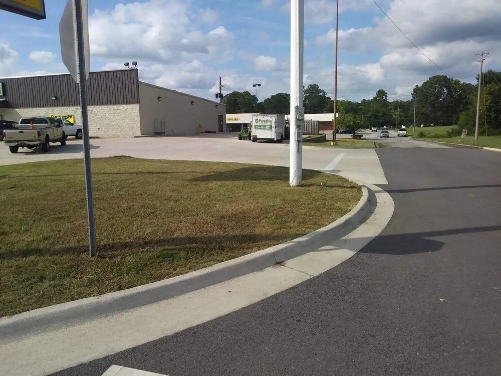 Affordable residential landscaping for residential properties in Gadsden, AL by Paradise Lawn & Landscaping Services