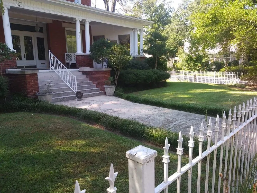 Top-rated outdoor landscaping experts serving Gadsden, AL - Paradise Lawn & Landscaping Services