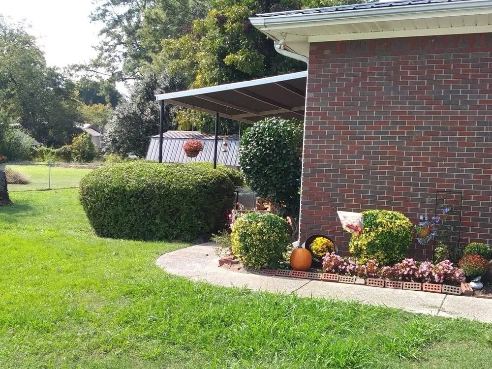 Affordable residential landscaping for homes across Gadsden, AL - Paradise Lawn & Landscaping Services
