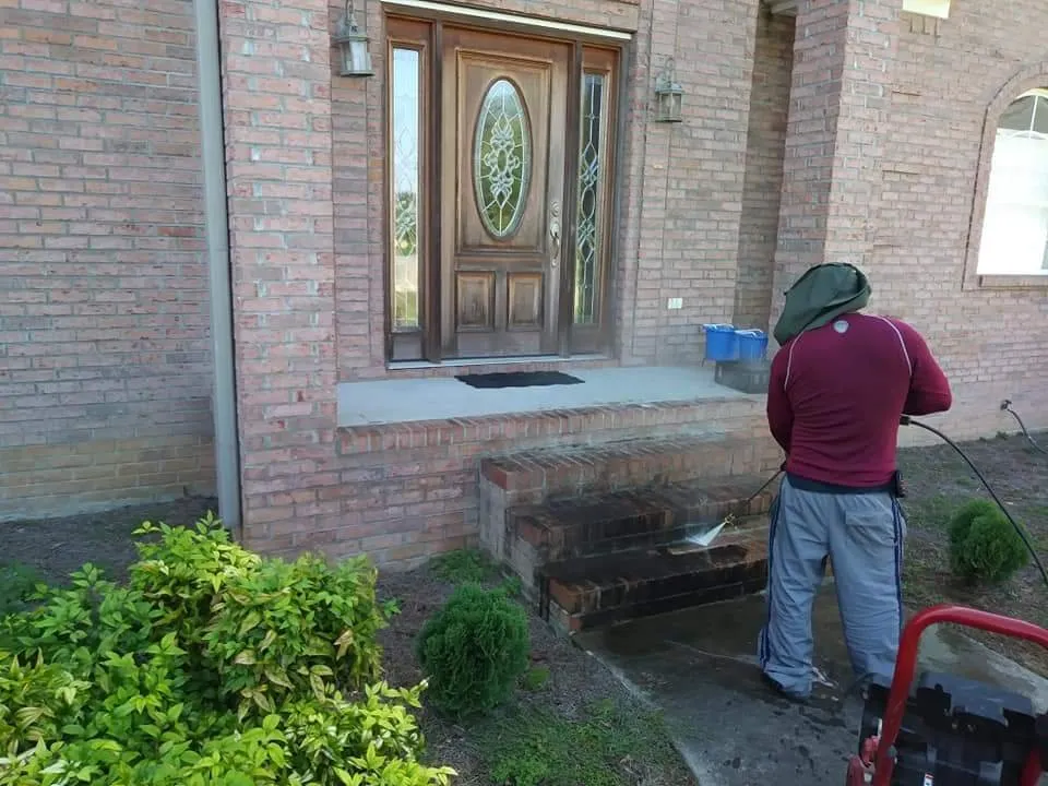 Reliable yard cleanup service in Gadsden, AL by Paradise Lawn & Landscaping Services