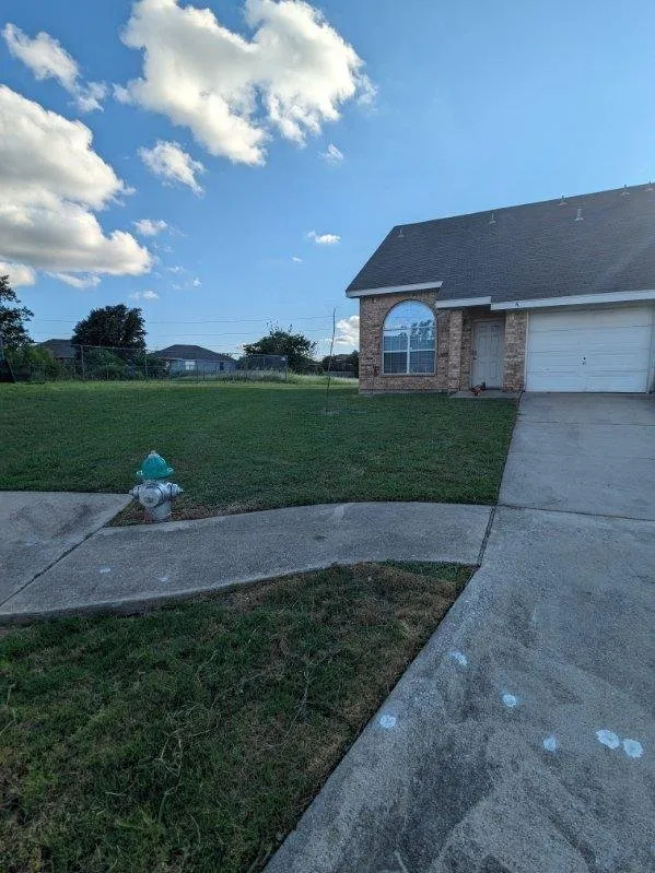 Expert lawn mowing service for outdoor upgrades across Killeen, TX - Paradise Lawn Care