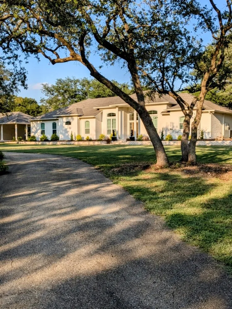 Trusted lawn mowing service in Killeen, TX - Paradise Lawn Care