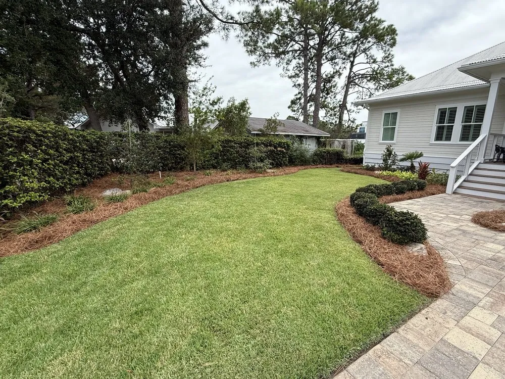 Custom garden landscaping experts serving Santa Rosa Beach, FL - Paradise Lawn Co