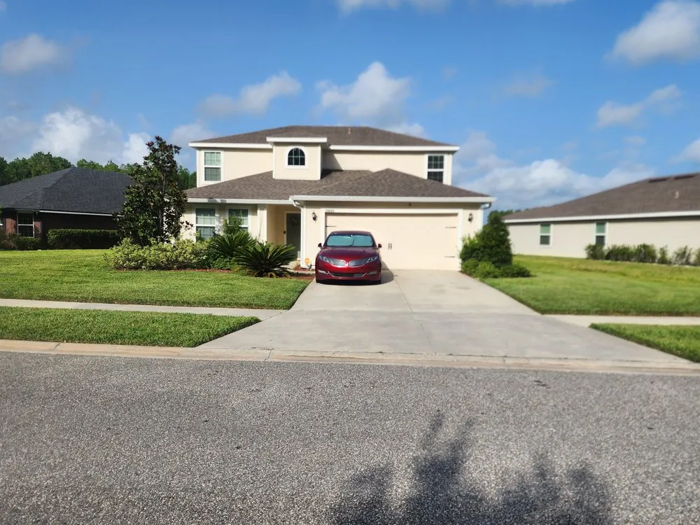 Reliable yard cleanup service for homes across Orange Park, FL - Paradise Lawn