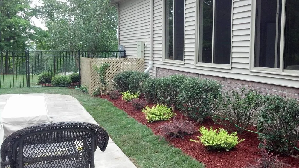 Trusted lawn mowing service experts serving Mahaffey, PA - Paradise Lawns & Landscaping