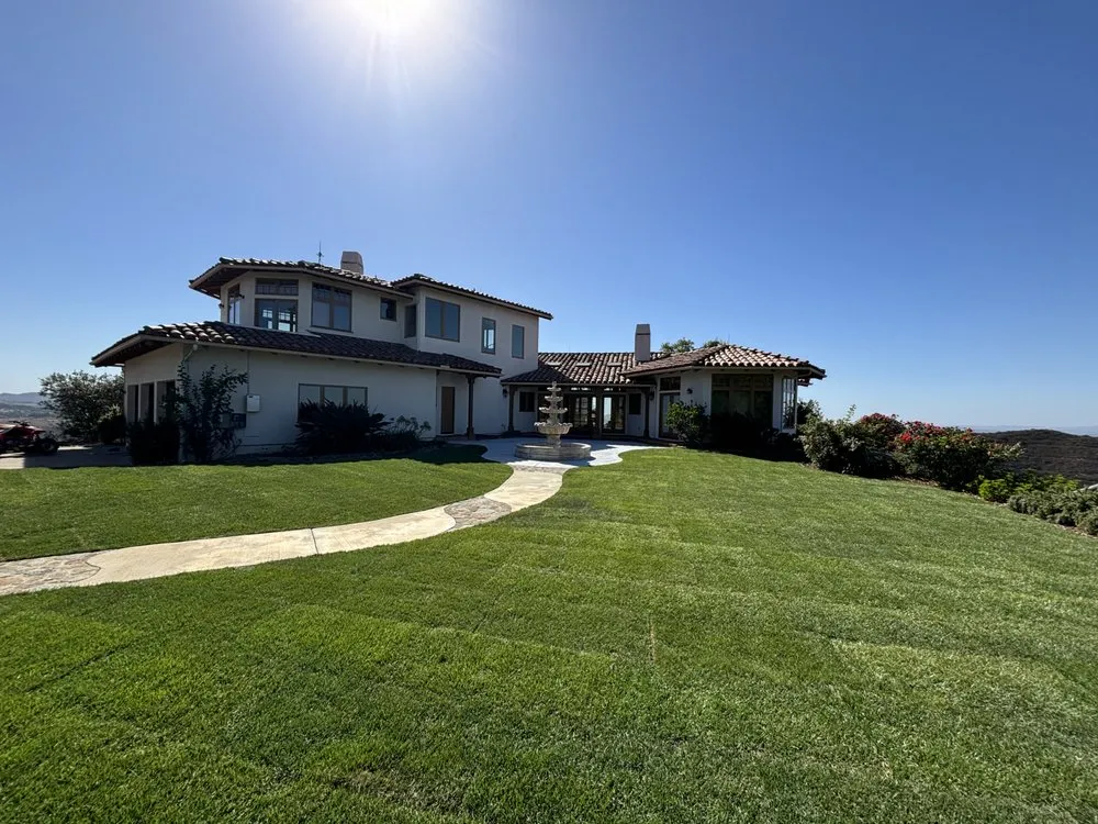 Top-rated outdoor landscaping experts serving Fallbrook, CA - Paradise Lawns