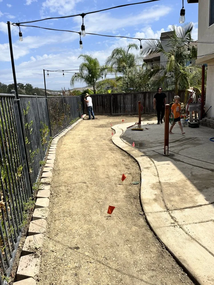 Expert lawn care service in Fallbrook, CA by Paradise Lawns