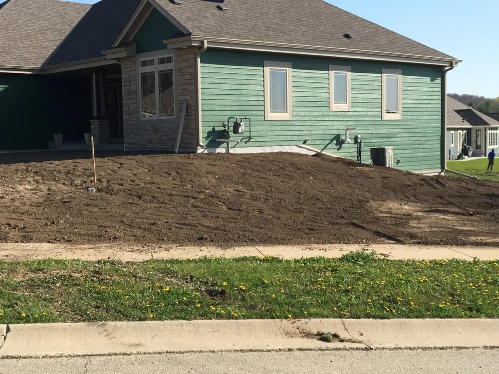 Affordable outdoor landscaping experts serving West Bend, WI - Paradise Lawnscapes