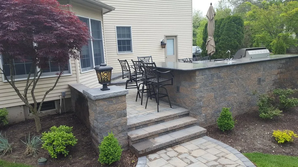 Custom yard maintenance experts serving Medford, NJ - Paradise Pavers Pond Landscaping