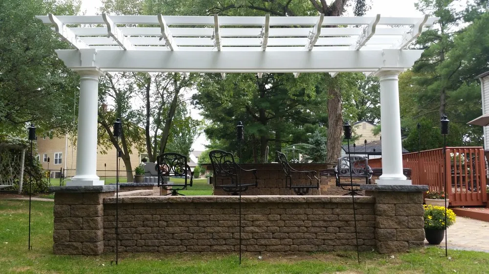 Custom yard cleanup service experts serving Medford, NJ - Paradise Pavers Pond Landscaping