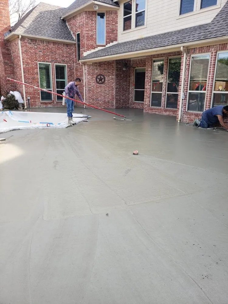 Affordable lawn care service for homes across Frisco, TX - Paradise Pools and Outdoor Living