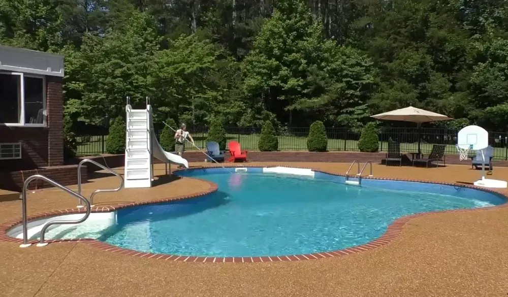 Expert yard cleanup service experts serving Lexington, TN - Paradise Pools