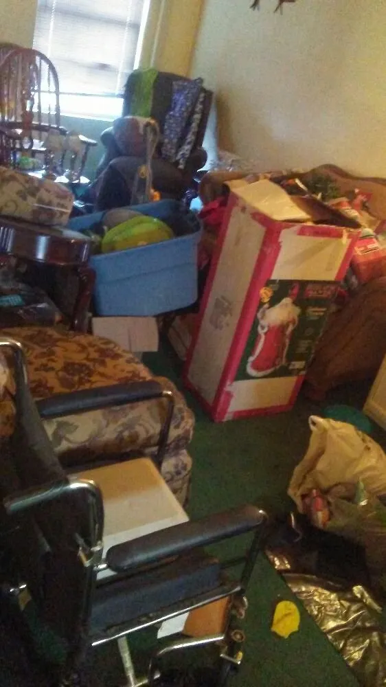 Affordable yard cleanup service for year-round maintenance across Levittown, PA - Paradise Property Services