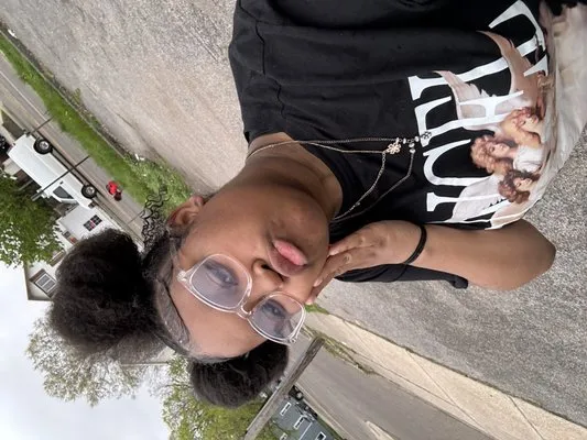 Paradise’s GrassCutting and Power Washing Logo