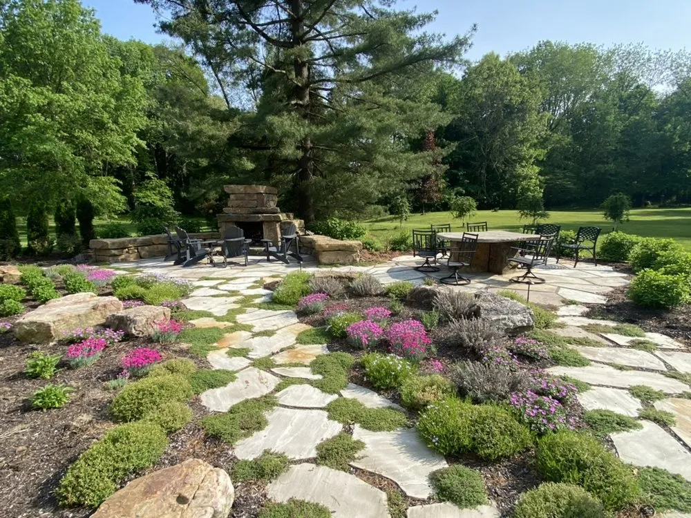 Top-rated yard cleanup service for beautiful yards across Harlan, IN - Paragon Landscape
